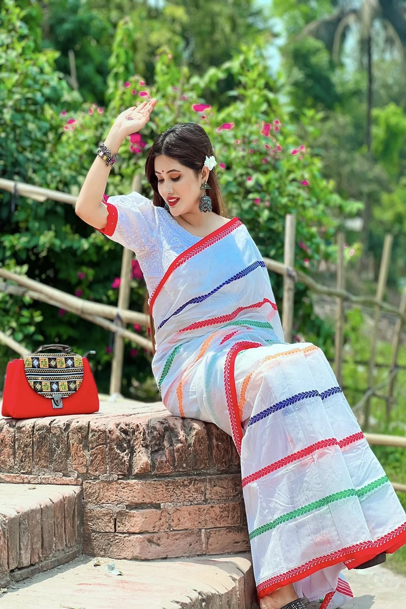পহেলা বৈশাখে নিখুঁত মেকআপে থাকুন সারাদিন ফ্রেশ